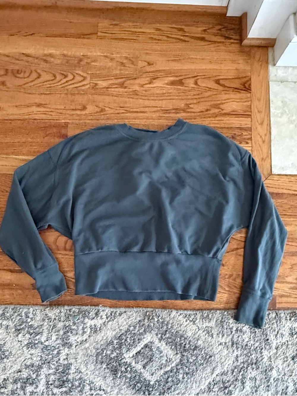 Athleta Women's Slate Gray Cropped Sweatshirt Sz: Large